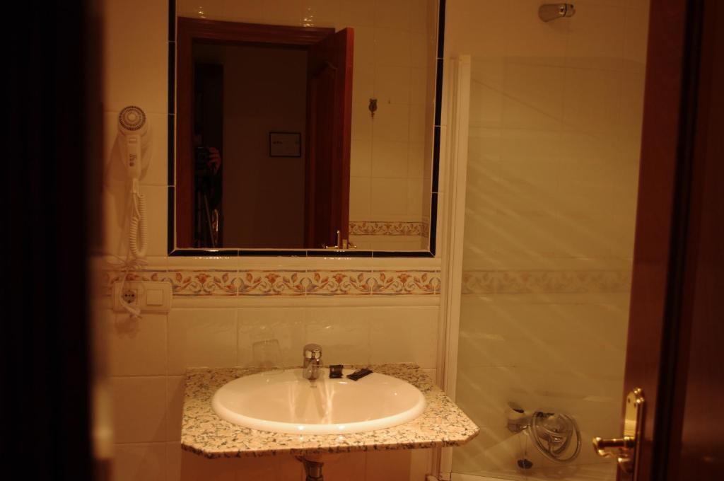 Hotel La Jara-Arribes Aldeadávila de la Ribera 객실 사진